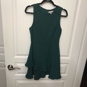 junior’s dark forest green sleeveless dress